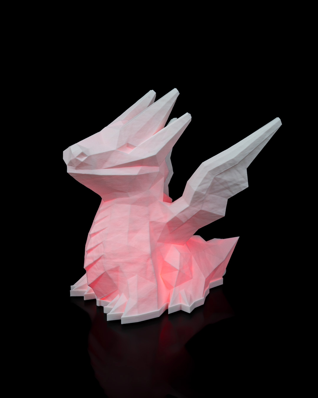 RGB Dragon Masa Lambası ışığı açık, Low Poly tasarım